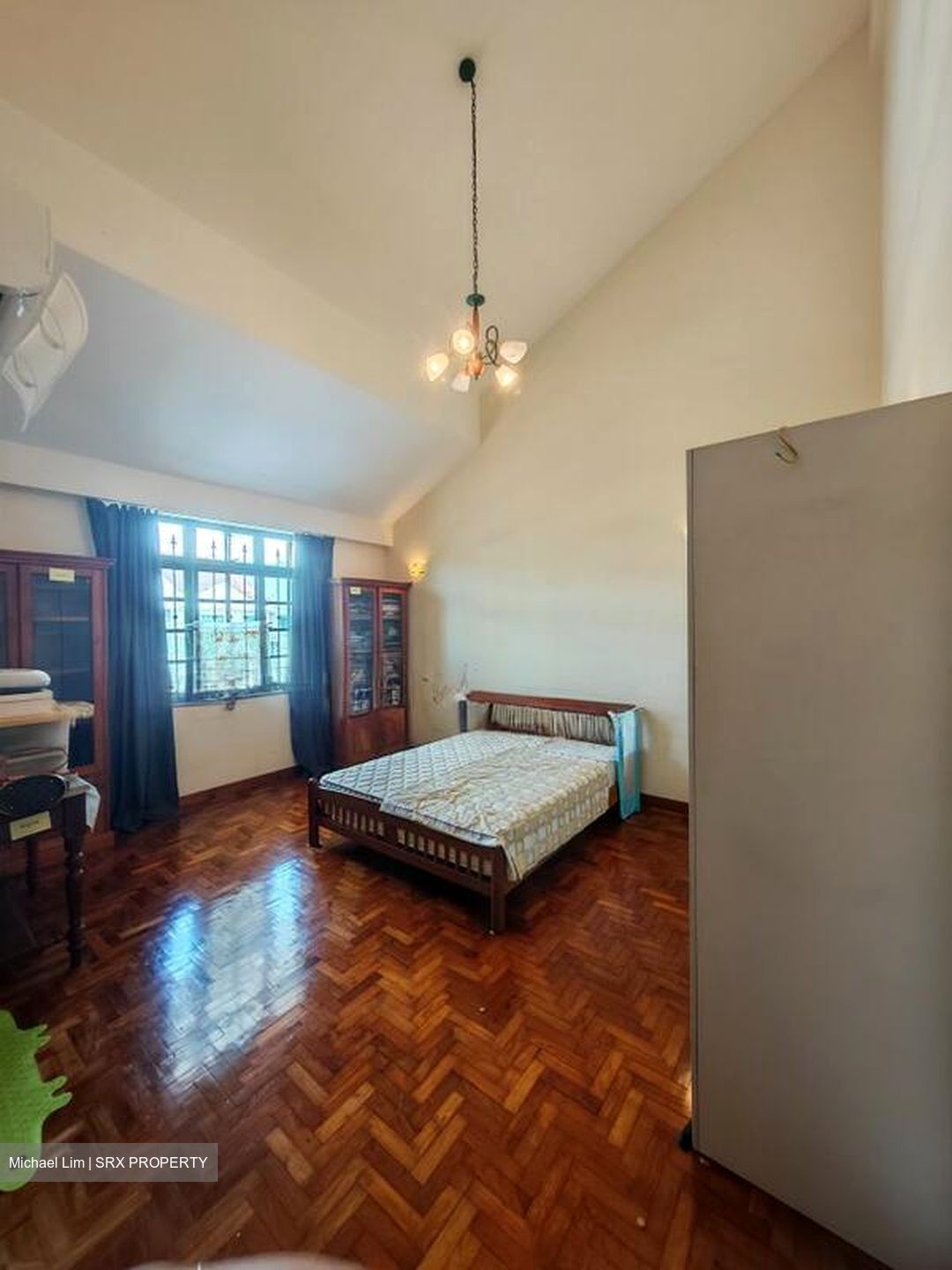 Kelulut Hill (D28), Terrace #498302281